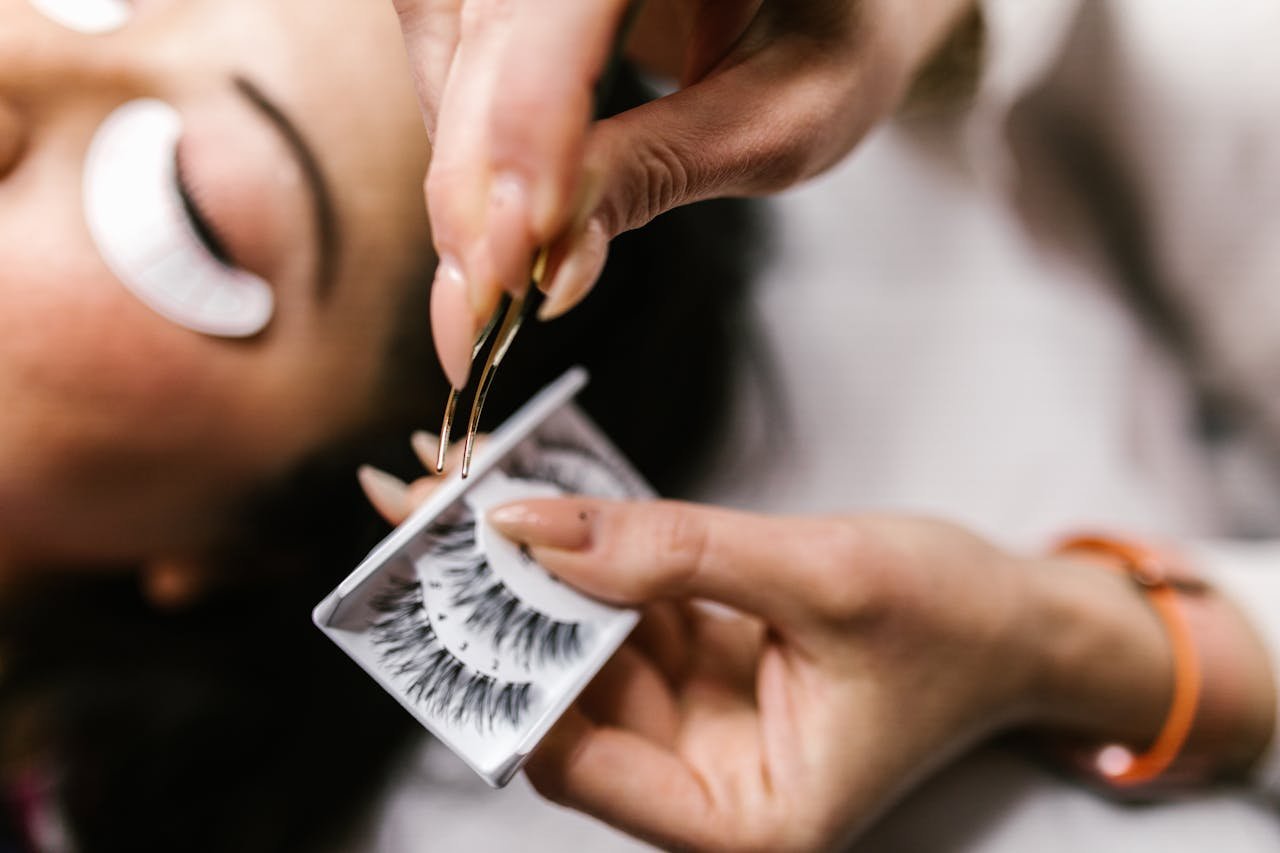 Lash Room Goals! ✨ 10 Must-Have Decor Ideas for a Stunning Lash Studio