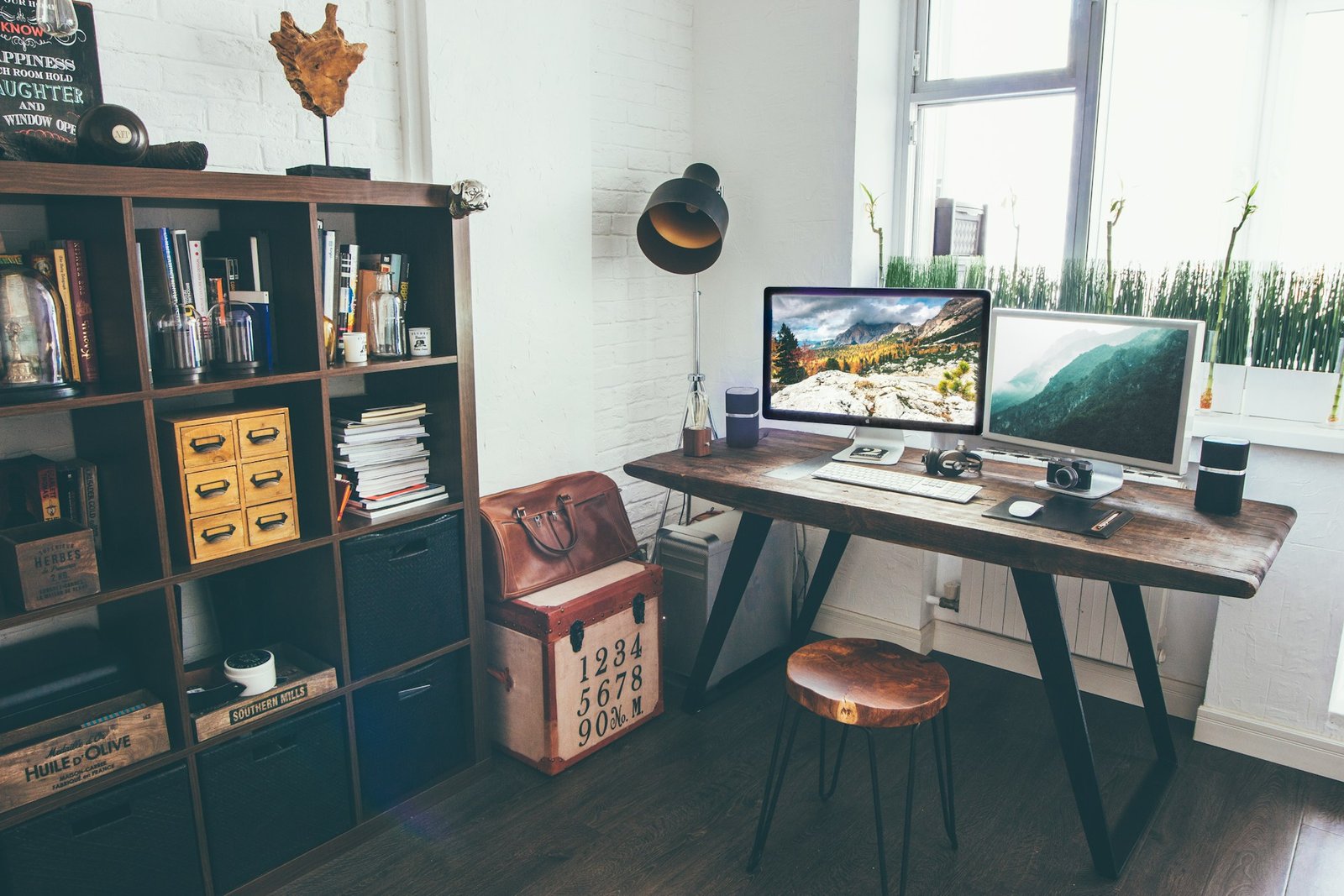 Must-Have Office Decor Trends You Can't Miss in 2025