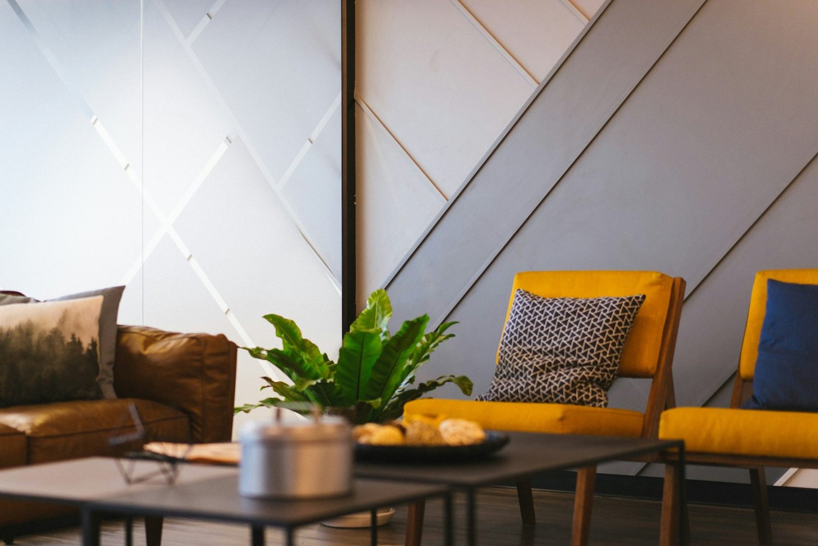 Must-Have Decor Pieces for a Warm & Welcoming Therapy Room